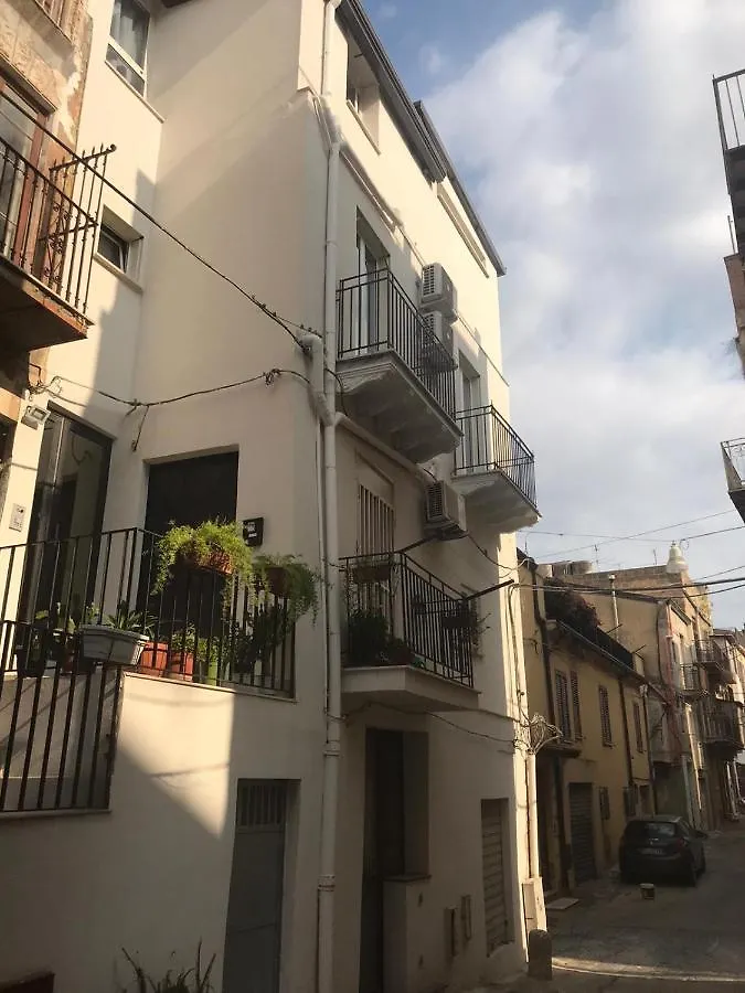 Guest House Regina Margherita Favara 0*,